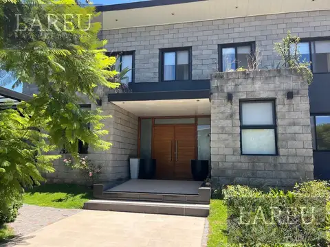 Casa en Alquiler de 3 dormitorios