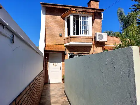 Excelente Estado - PH 4 Amb con Jardín, Piscina y Quincho - Florida Mitre