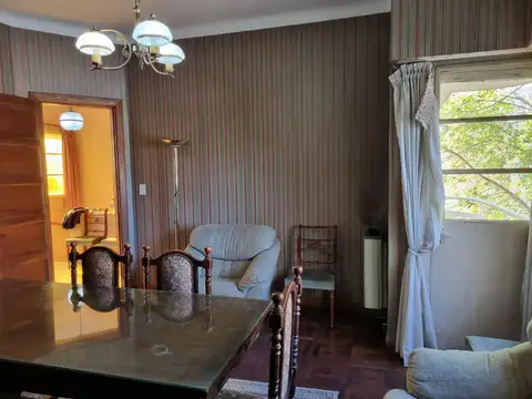 Depto Tipo Casa 4 ambientes con 2 baños