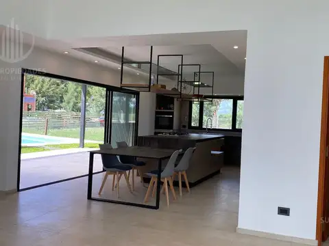 Casa en Venta al Este
