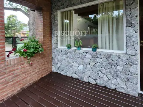 Casa 2 ambientes con 1 baño