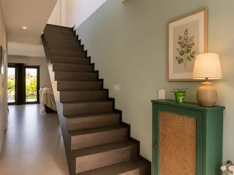 Casa 5 ambientes con 2 baños
