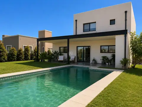 Casa  en Venta en San Eduardo, Pilar del Este, Pilar