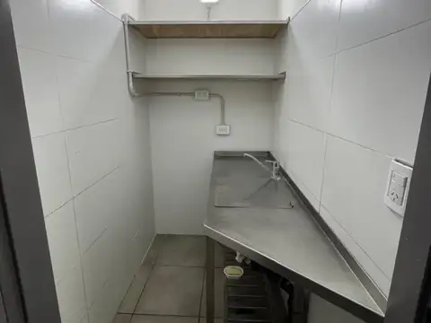 ESPLENDIDO LOCAL COMERCIAL SOBRE CALLE ALBERTI