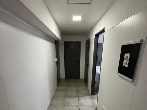 ESPLENDIDO LOCAL COMERCIAL SOBRE CALLE ALBERTI