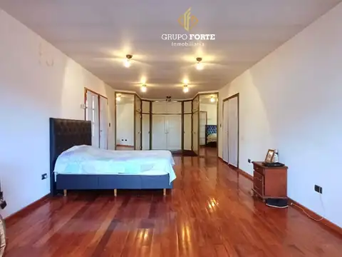 Casa 5 ambientes con 5 baños