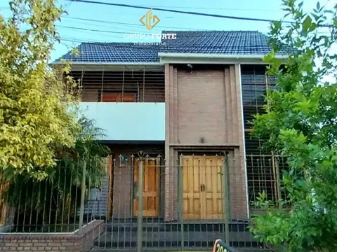 CASA DE CATEGORÌA EN VENTA EN PUEYRREDÓN