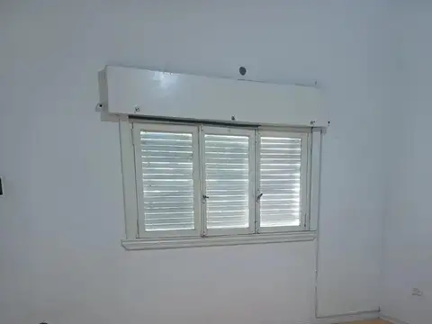 Casa en alquiler - 2 Dormitorios 1 Baño - Lanús