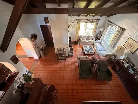 CASA EN VENTA 7 AMBIENTES, LOS LAGARTOS CC. PILAR