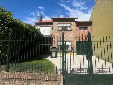CASA EN VENTA 5 AMBIENTES TEMPERLEY