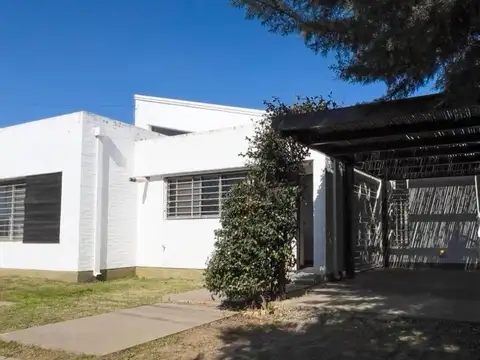 CASA - EN VENTA- ZONA AEROPUERTO
