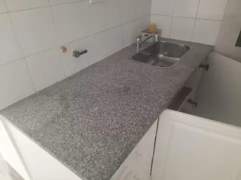 Depto Tipo Casa en Alquiler con 1 cocheras