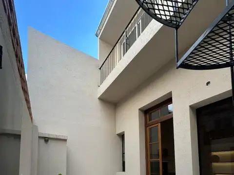 VENTA CASA DE PASILLO RECICLADA ROSARIO CENTRO