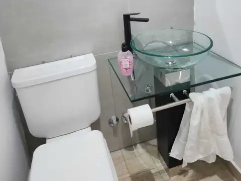 Casa 4 ambientes con 3 baños