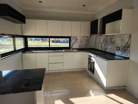 Casa en Venta en Medal Country club, USD 235.000