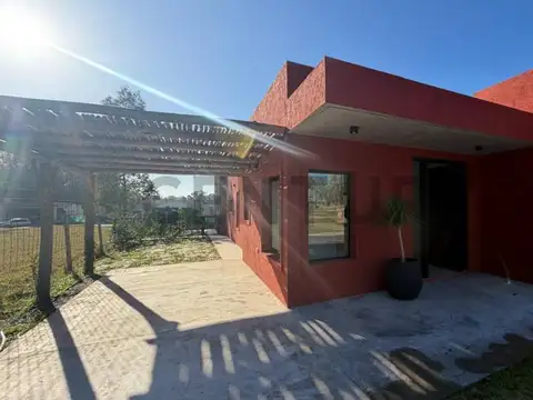 AVENIDA PARQUE 4500, Piso 0