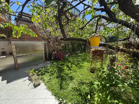 Casa 6 ambientes con 3 baños