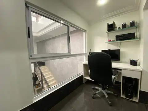 Excelente Casa 7 Ambientes con Pileta climatizada
