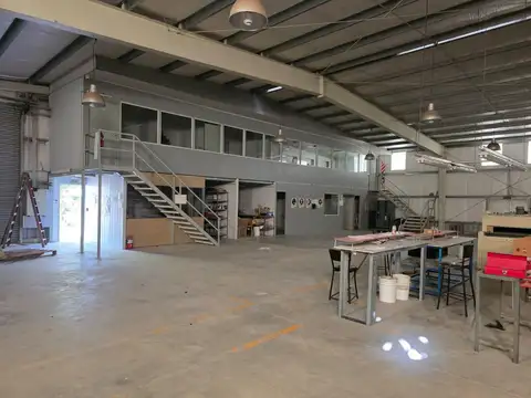 Depósito en Pilar