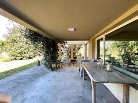 Casa en Venta con 5 cocheras