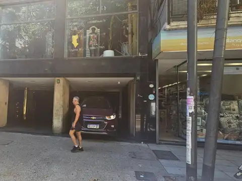 Cochera con baulera Palermo Soho