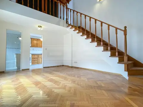 Av Maipu 3700 entre Debenedetti y Carlos Gardel