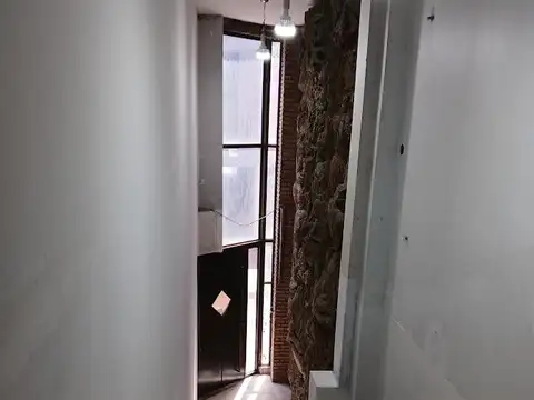 Oficina en alquiler sobre peatonal San fernando