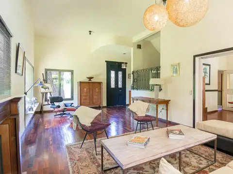 Barrio cerrado Villa Rosa: venta Casa 4 amb con jardín, pileta y cocheraen