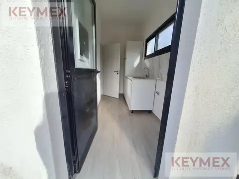 VENTA CASA 5 AMBIENTES SAN MATIAS PILETA TERRAZA VESTIDOR PARRILLA GALERÍA JARDÍN