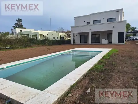 VENTA CASA 5 AMBIENTES SAN MATIAS PILETA TERRAZA VESTIDOR PARRILLA GALERÍA JARDÍN