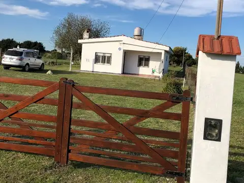 Casa 4 ambientes con 1 baño