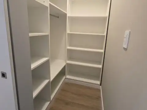 3 De Febrero 500, Piso 4