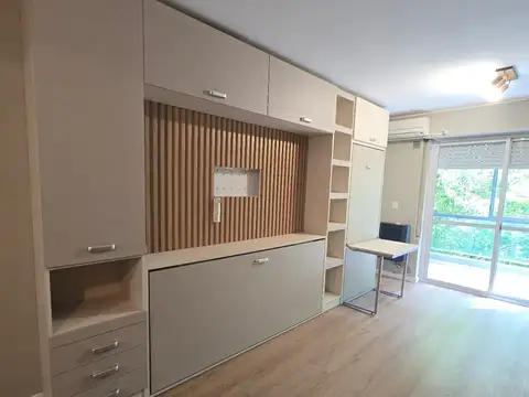 Monoambiente semiamoblado con balcón