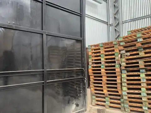 Galpon de 1821 m2 cubiertos en galponera con seguridad