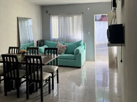 Casa 4 ambientes con 1 baño