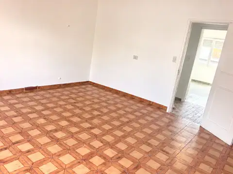 Chile 300, Piso 1