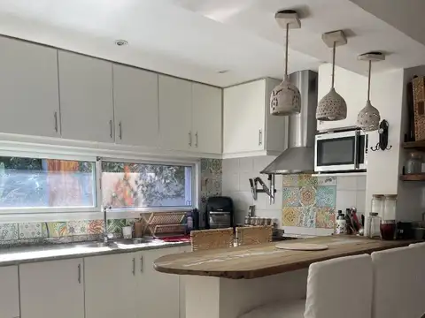 Casa en Venta Barrio con Portón