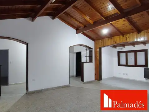 Casa en Alquiler con 1 cochera