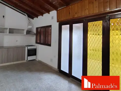 Casa 4 ambientes con 1 baño