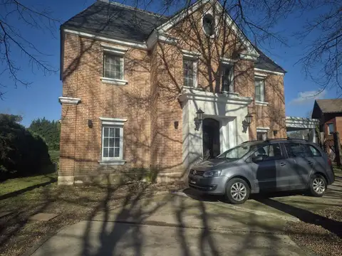 VENTA CASA 5 AMBIENTES BARRIO CERRADO VILLA ROSA