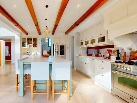 Casa 5 ambientes con 3 baños