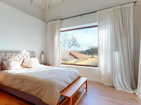 Casa en Venta con 8 cocheras