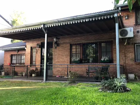 Casa en Venta con 1 cochera