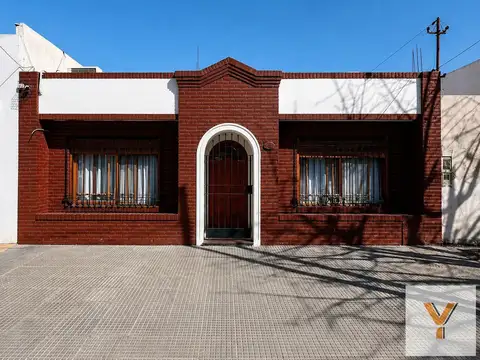 Casa en Venta - 2 Dormitorios 2 Baños - 200mts - Avellaneda