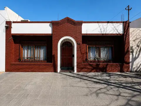 Casa en Venta - 2 Dormitorios 2 Baños - 200mts - Avellaneda