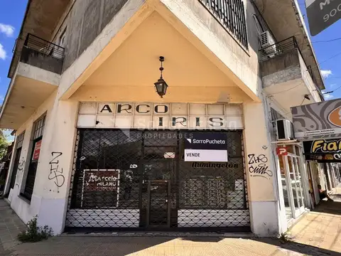 Venta local en equina en Morón sur.