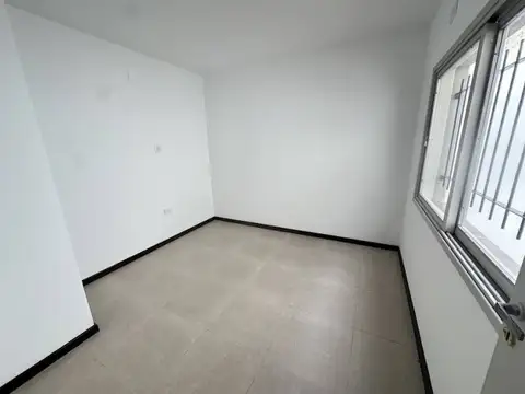 PH en venta en Alberdi: 2 dormitorios, patio. Opción Financiación