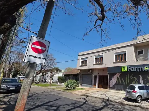 Esteban Echeverría 300