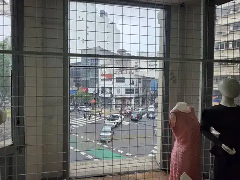 Edificio Fabrica/deposito y Local Comercial en Azcuénaga y Av Corrientes