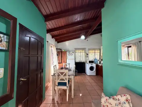 Casa 4 ambientes con 2 baños